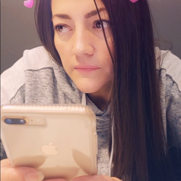 Meet your Posher, Alecia - Picture 2 of 2